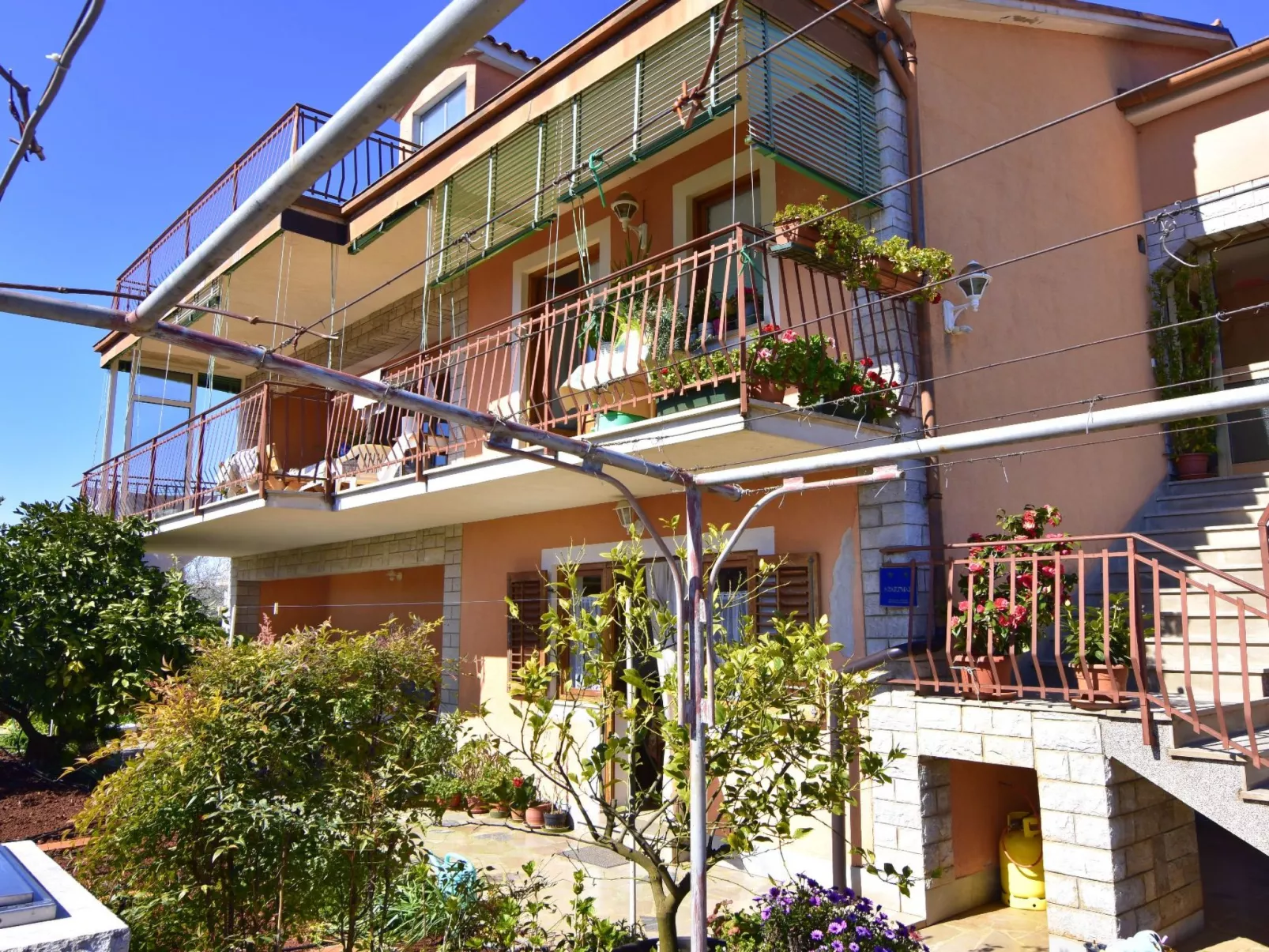 Apartment mit zwei Schlafzimmern in Strandnähe - Buiten