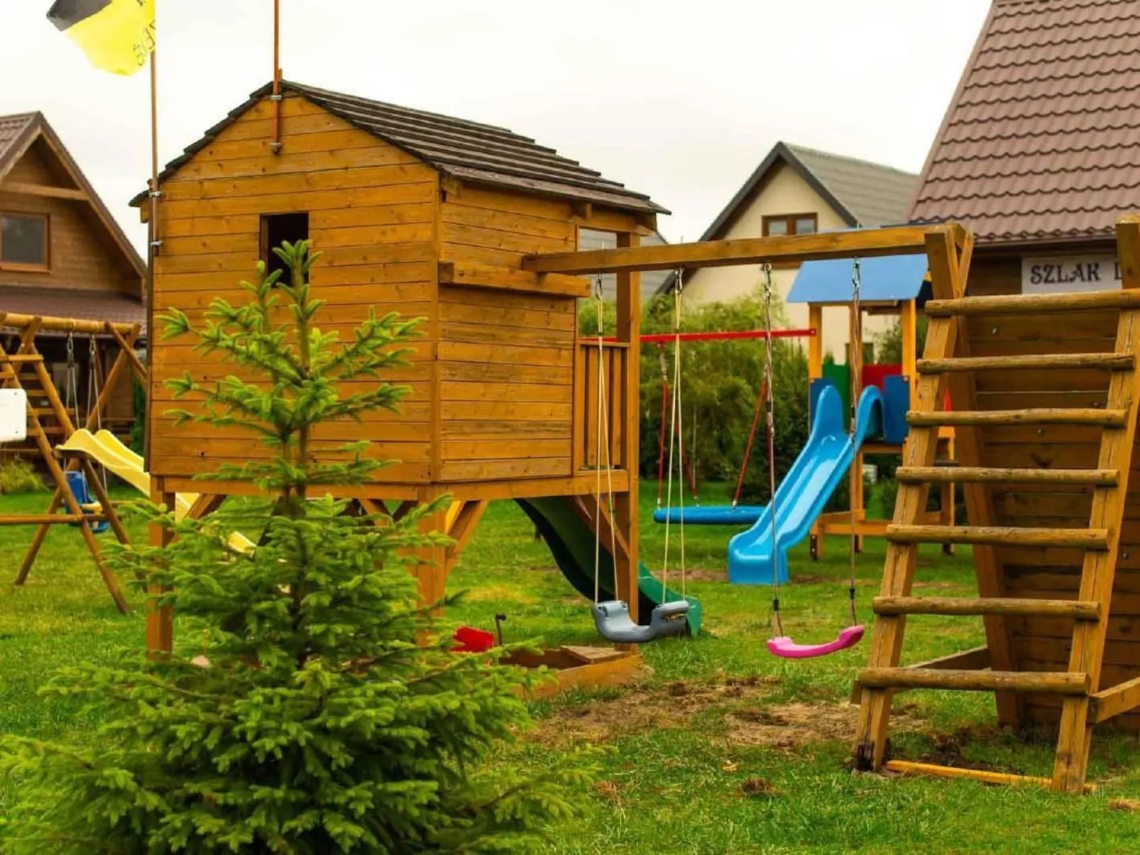 Modernes Ferienhaus in Biebrowo mit Grill, Garten und Terrasse-Image-tags.info