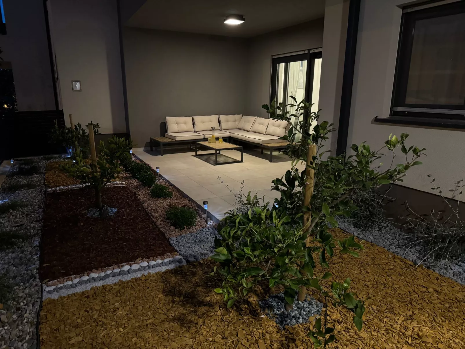 Luxus-Appartement mit Jacuzzi, Parkplatz und Garten-Binnen