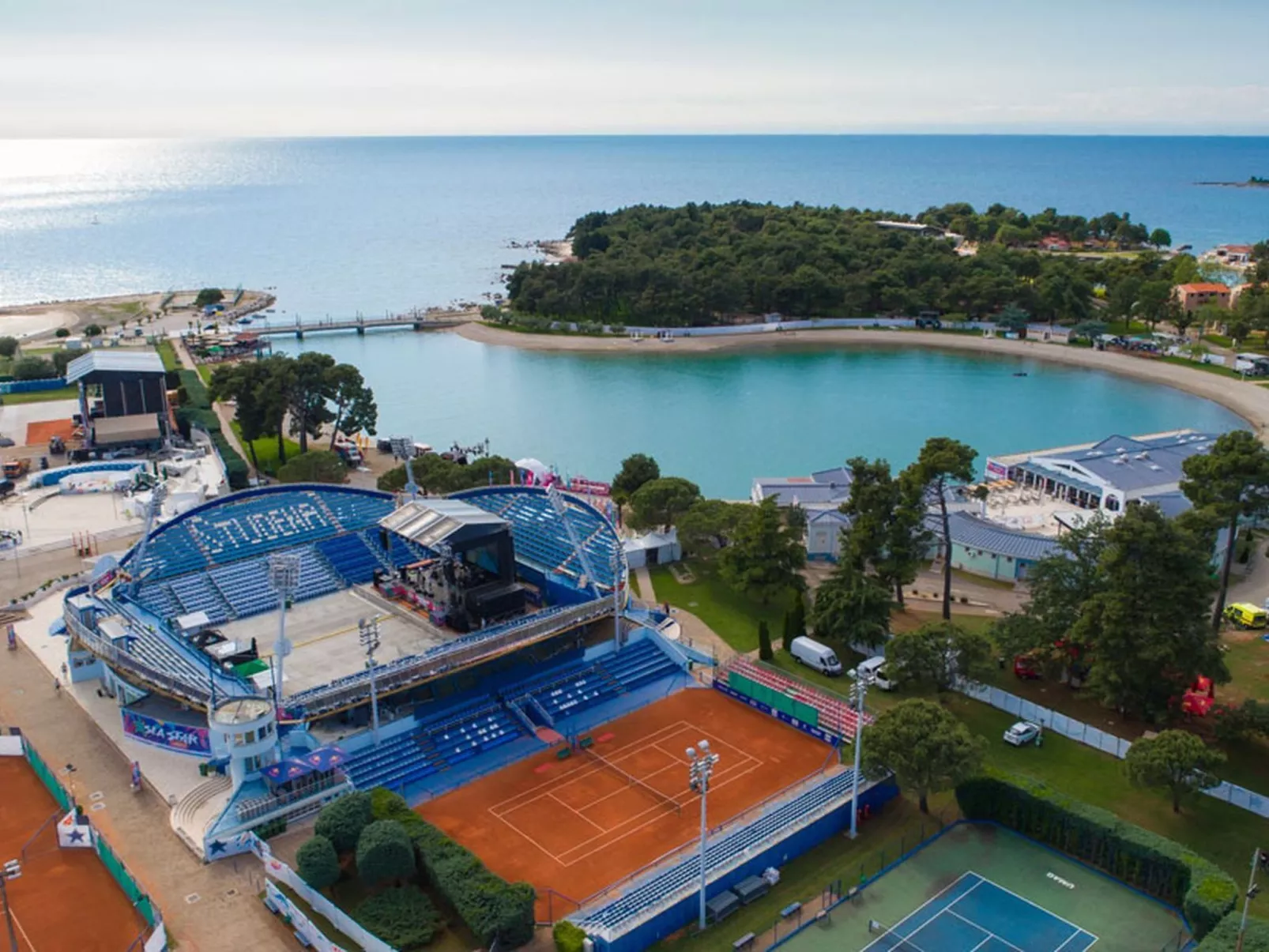 Apartment Nika1 Umag mit Pool und Whirlpool 400 Meter vom Strand entfernt - Buiten