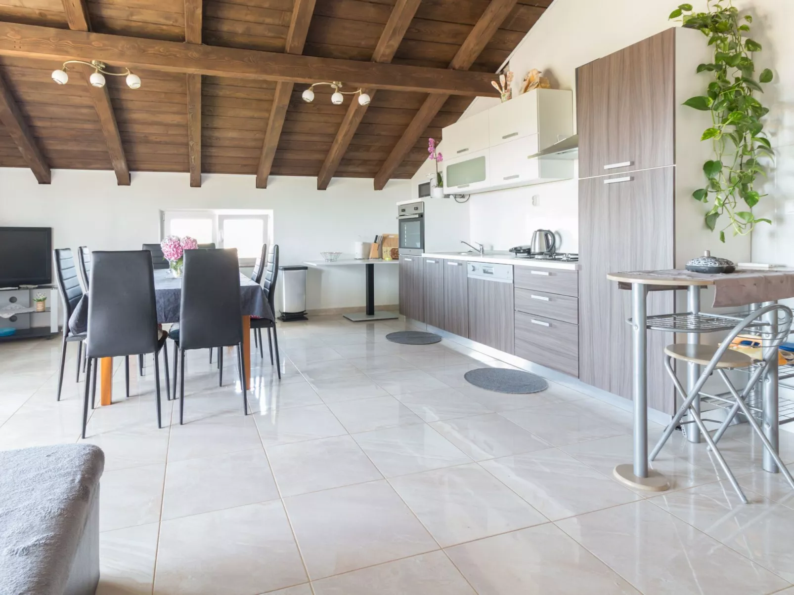 Wohnung Tia 3 Schlafzimmer - TA Leut Agency-Binnen