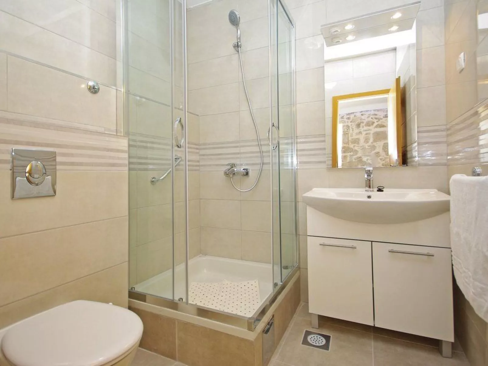 Mit Blick auf das Wasser-Binnen