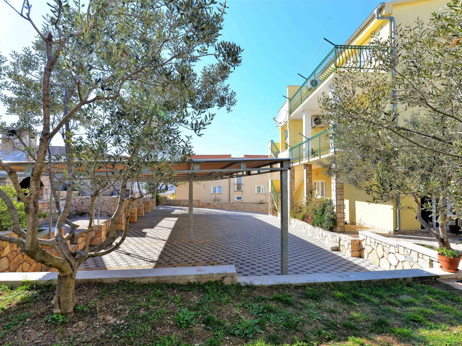 Wohnung Goranka 1-Buiten