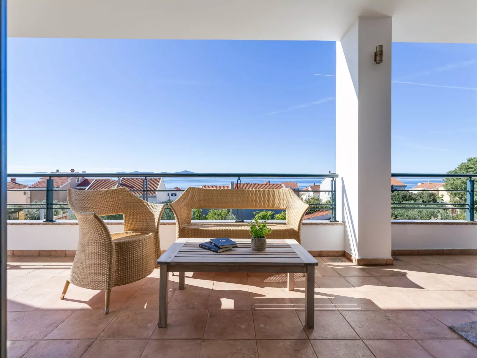 Luxuriöse Villa mit Meerblick - von TA Leut Agency-Buiten