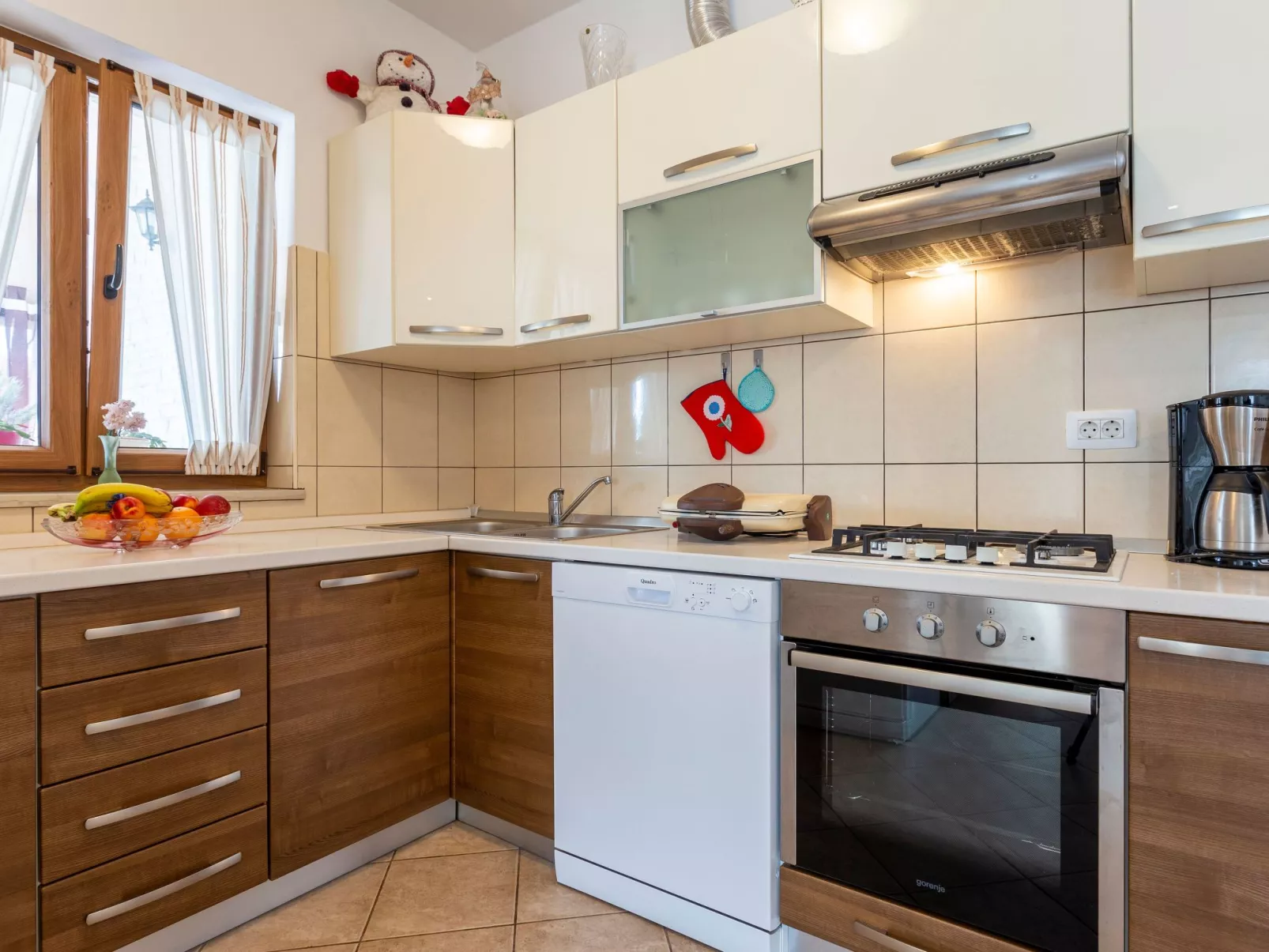 "Villa Mirela" mit Terrasse-Binnen