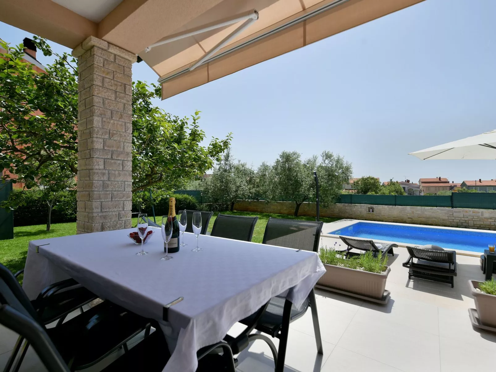 Charmante Villa Lavanda-Buiten