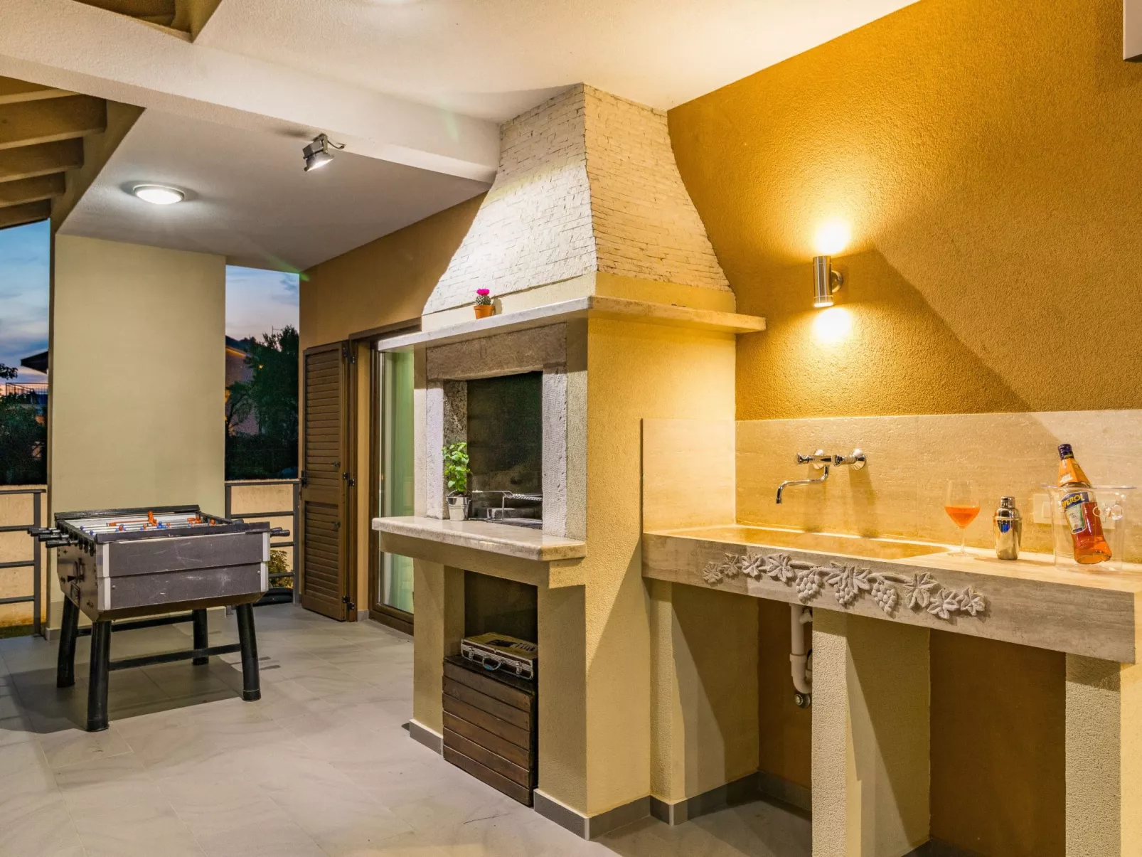 In Juršići mit Privatem Pool-Buiten