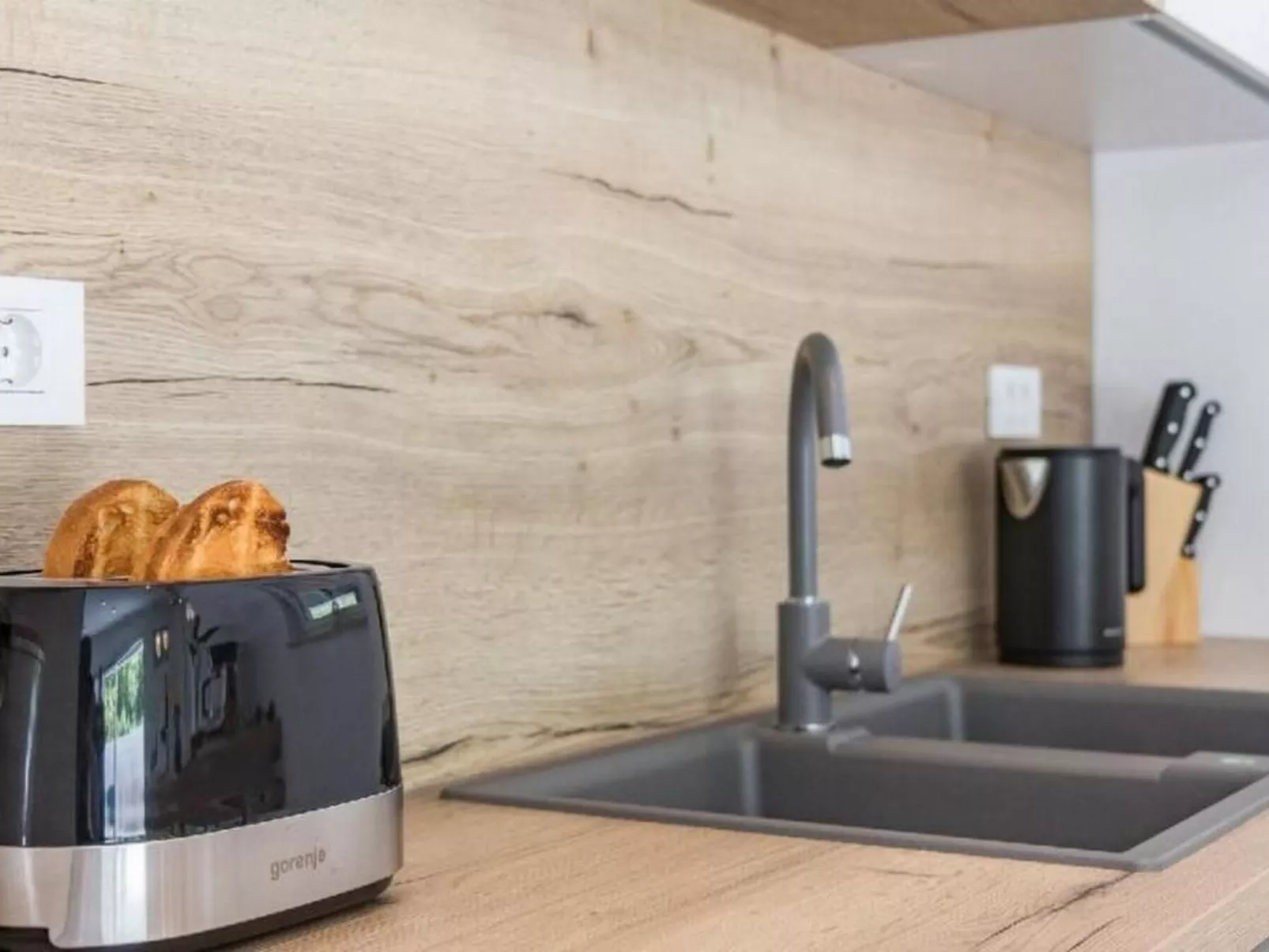 Villa Sanivaro mit beheiztem Pool und Whirlpool-Binnen