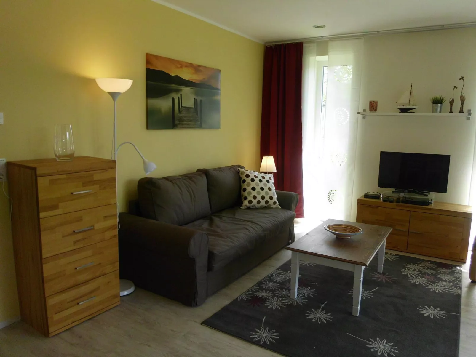 Barrierefreie FeHausHälfte mit Terrasse.-Binnen