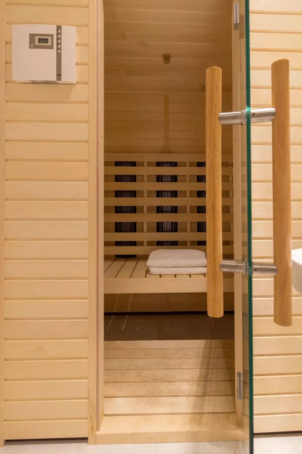 Villa Ema - beheizter Salzwasserpool, Fitnessraum und Sauna-Binnen