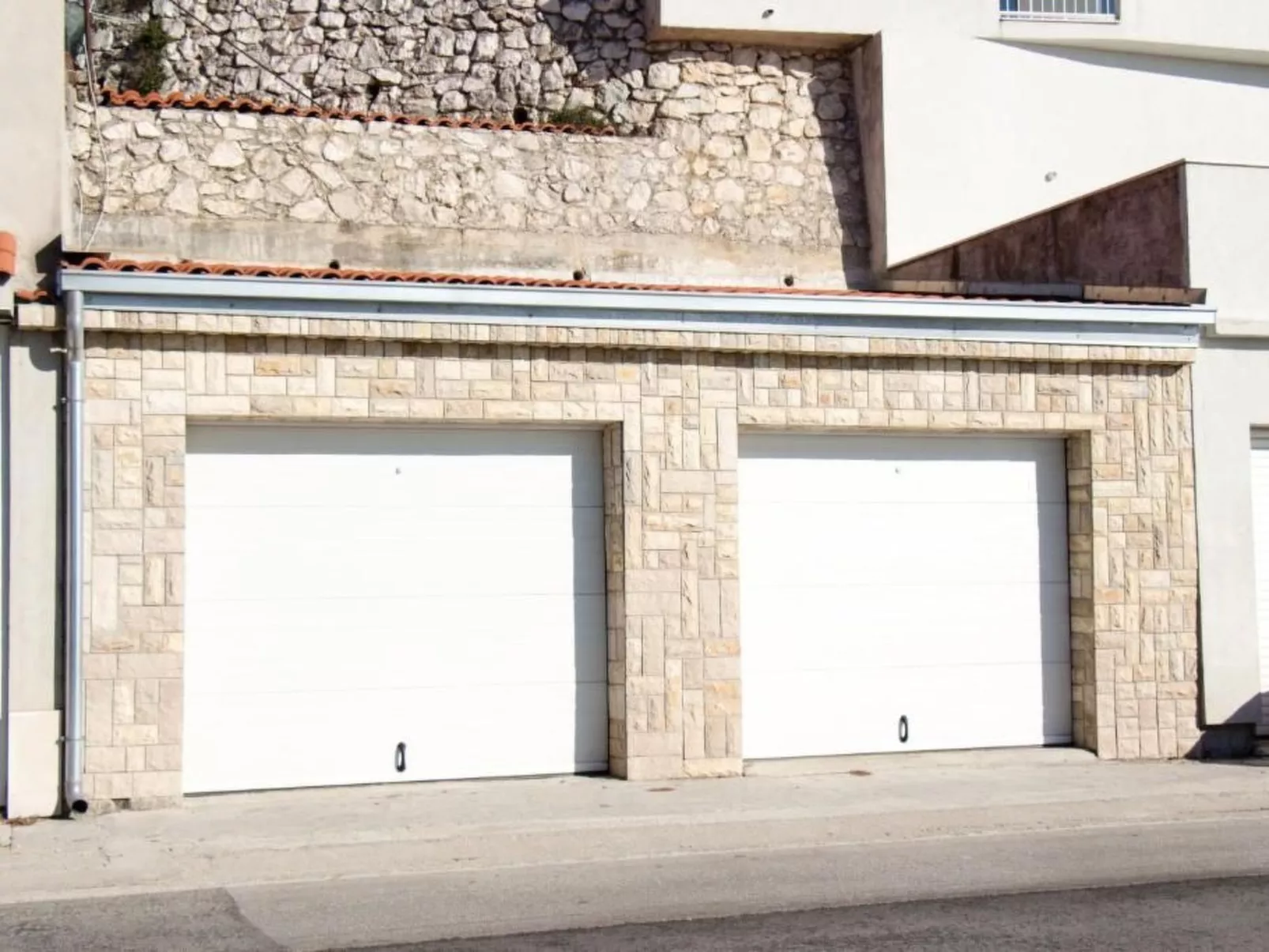 Moderne Ferienwohnung Bava-Buiten