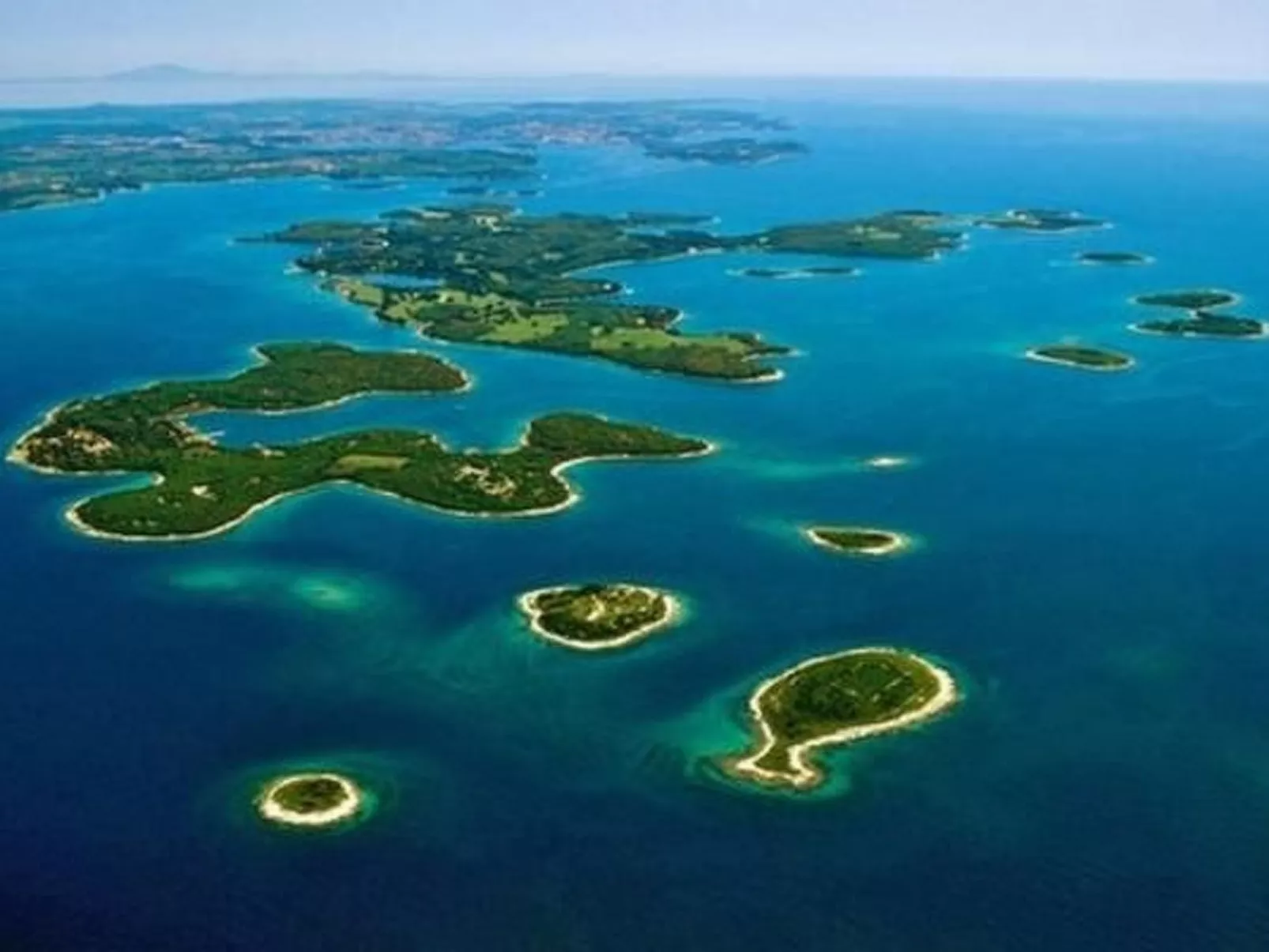 Modernes Appartement in Pula mit Grill und Garten-Buiten