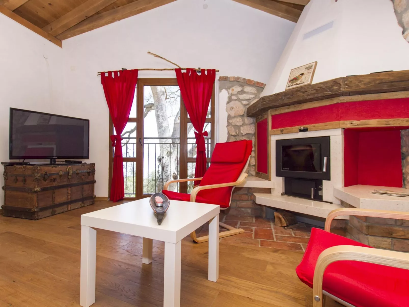 Geräumiges Ferienhaus in Brseč mit Privatem Pool-Binnen