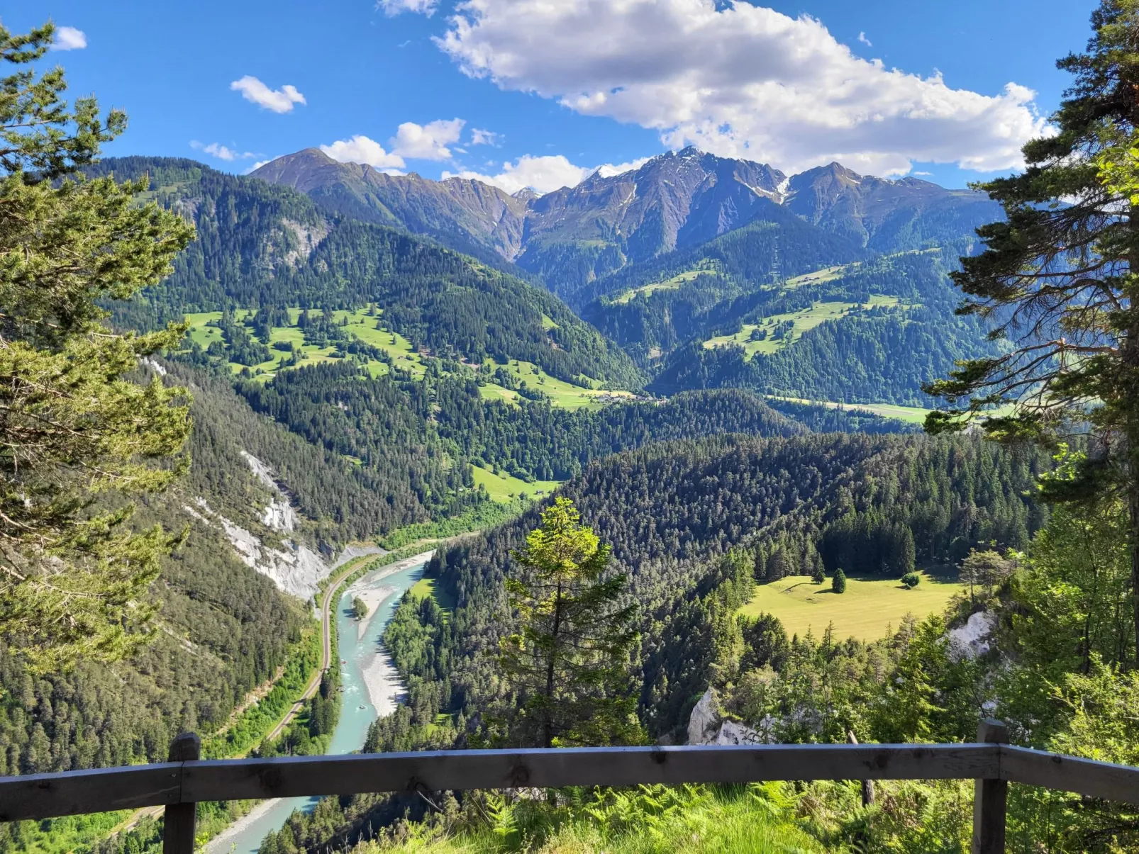 Chalet mit Bergsicht-Buiten