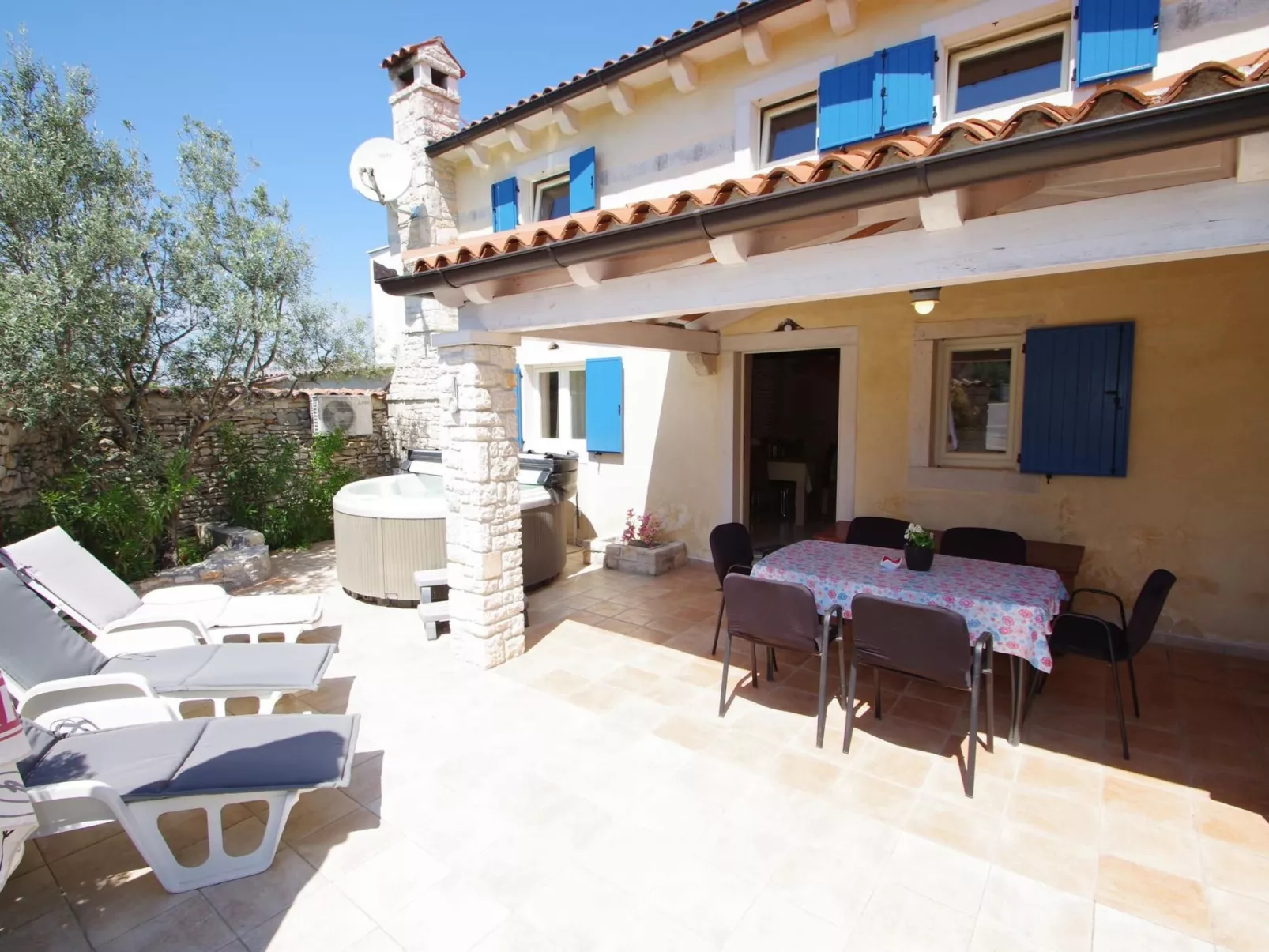 In Kavran mit Terrasse und Grill-Image-tags.info