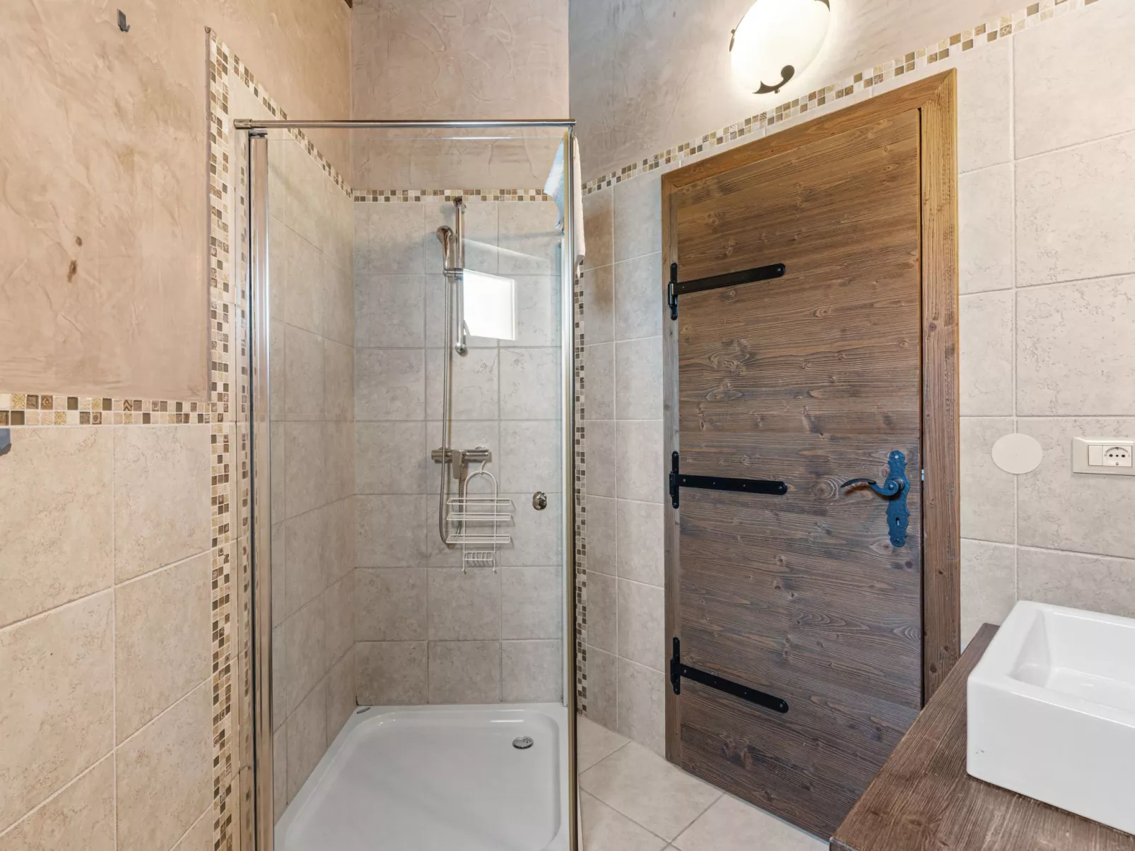 Villa Dali-Image-tags.info