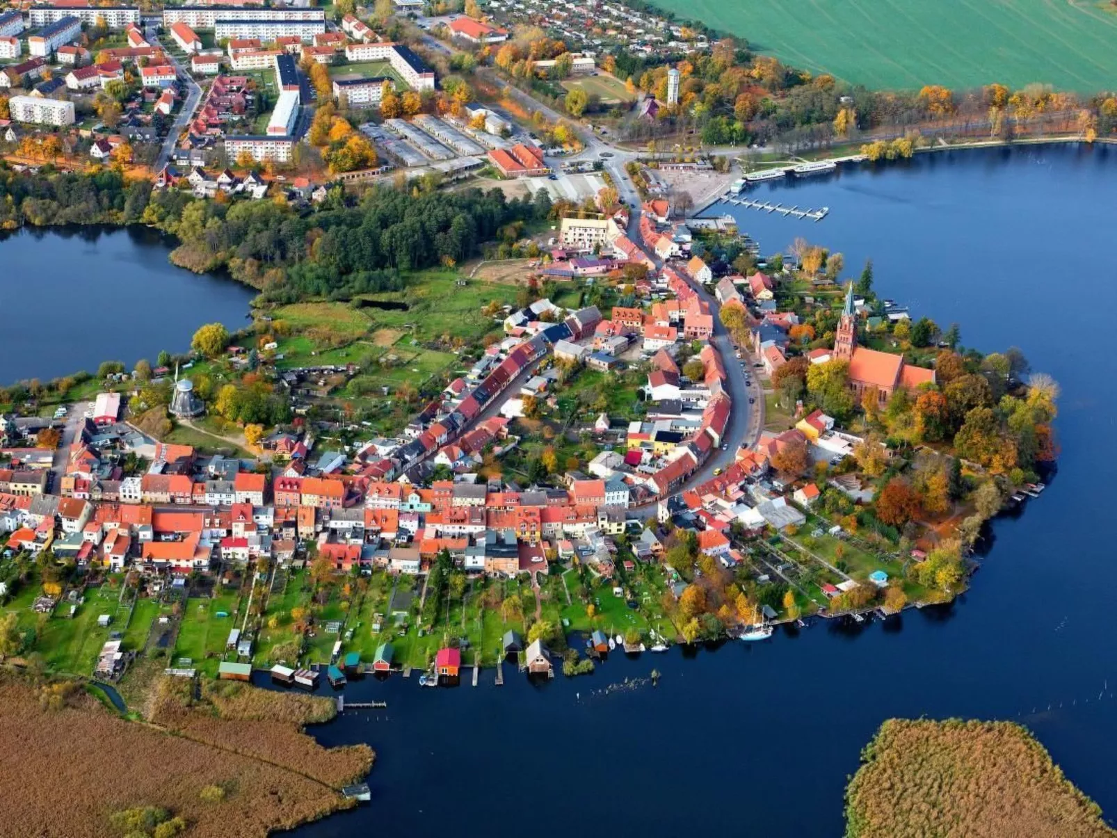 Uferpromenade-Buiten