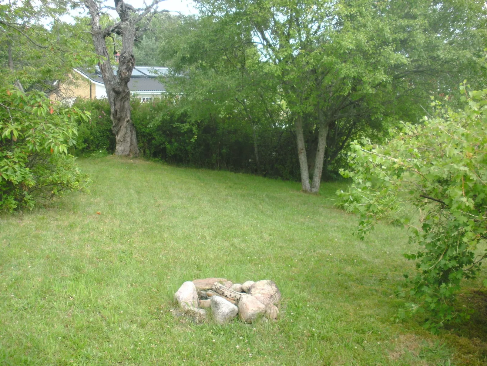 Mit Sauna und Kaminofen sowie Terrasse-Buiten
