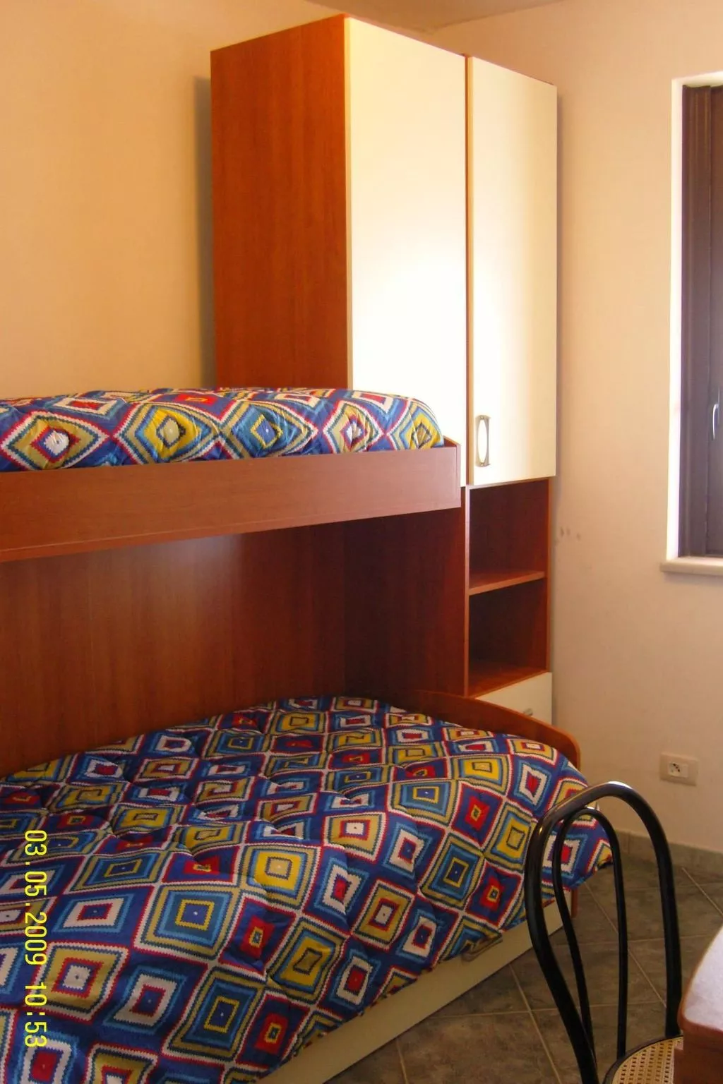 Flacher Kirschbaum-Binnen