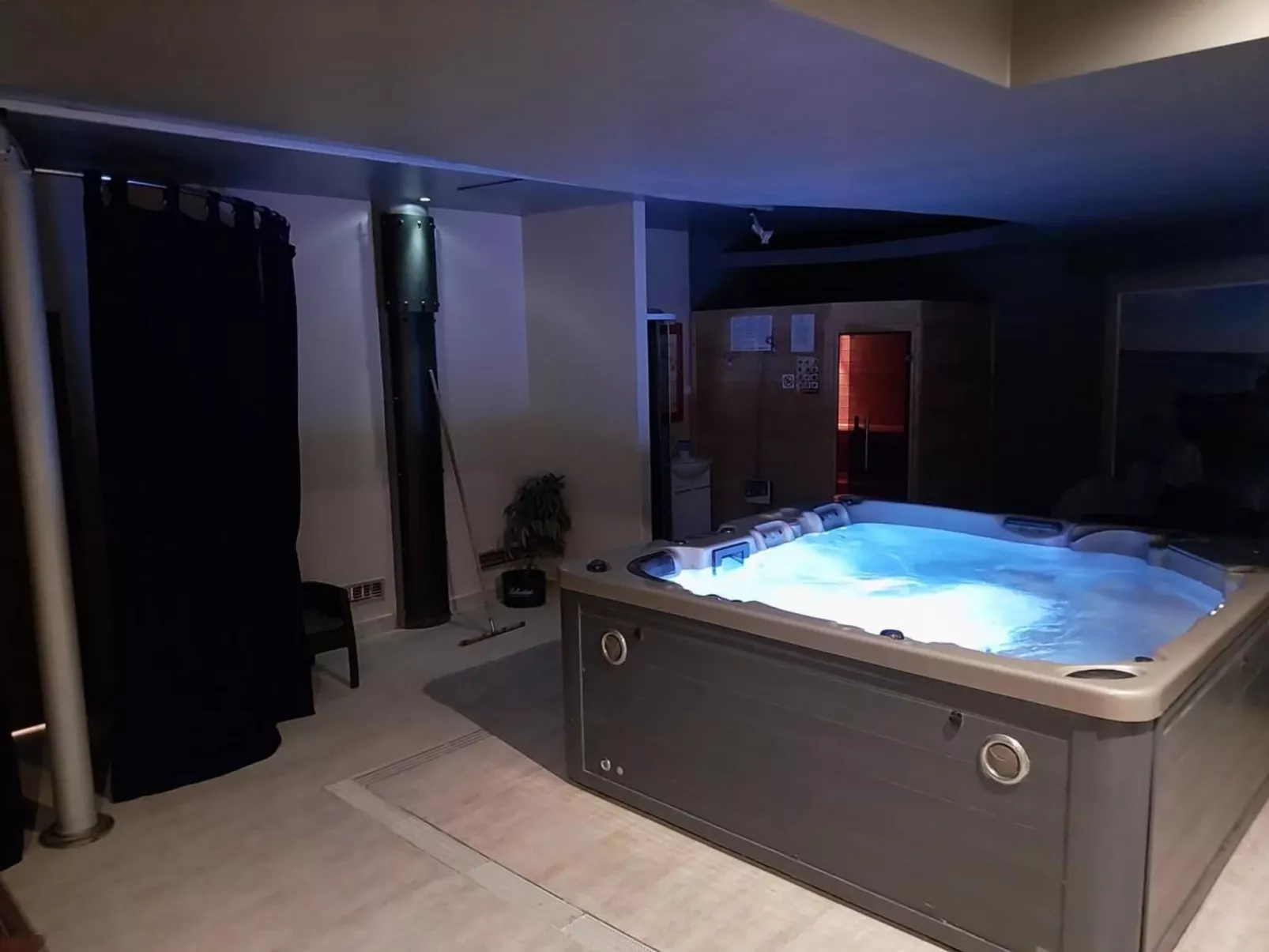 Villa Vedorna großes Wellness-Haus in Strandnähe, Pomer-Binnen