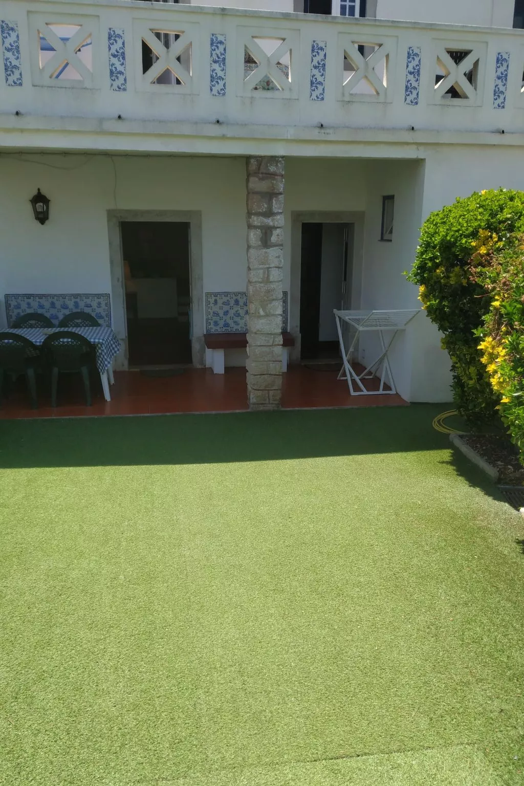 Schöne Wohnung in Azenhas Mar mit großem Garten-Buiten