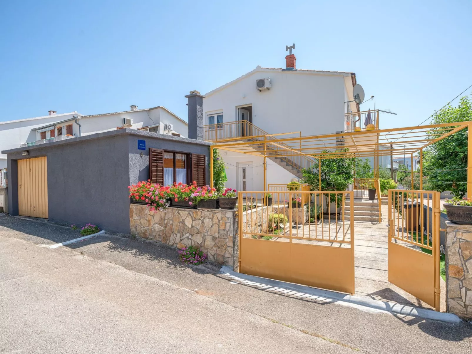 Wohnung "Klaudia" mit Balkon-Buiten