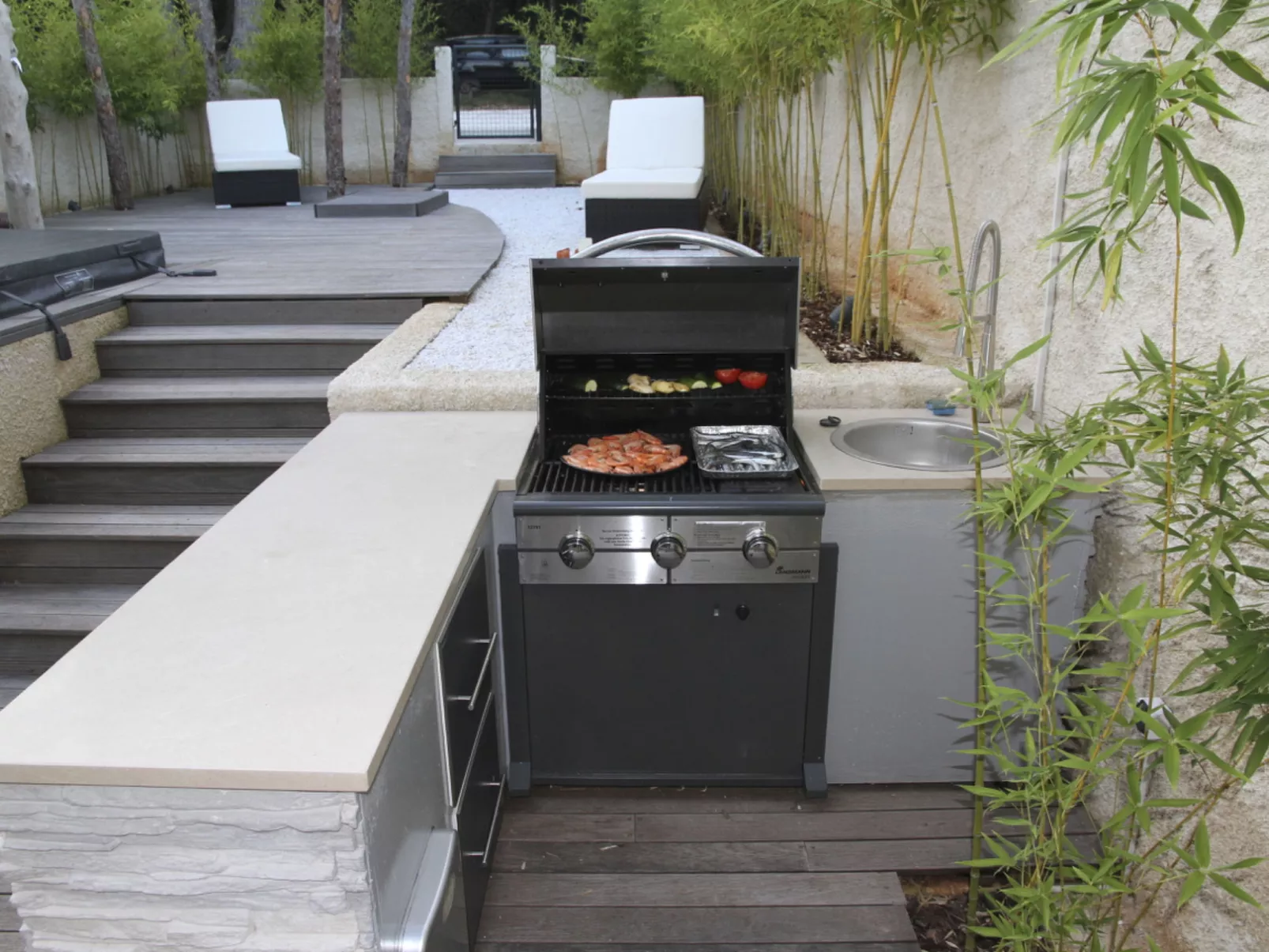 Stylisches Haus mit Dachterrasse, Bar und Hot Tub-Buiten