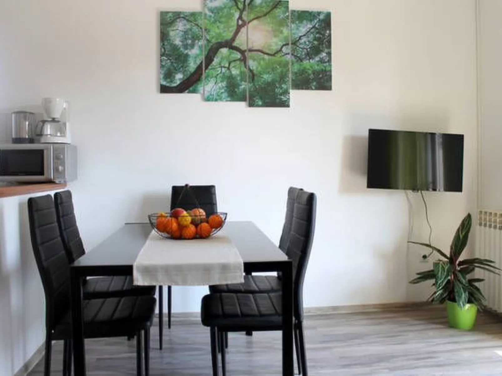 Mit Balkon für vier Personen-Binnen