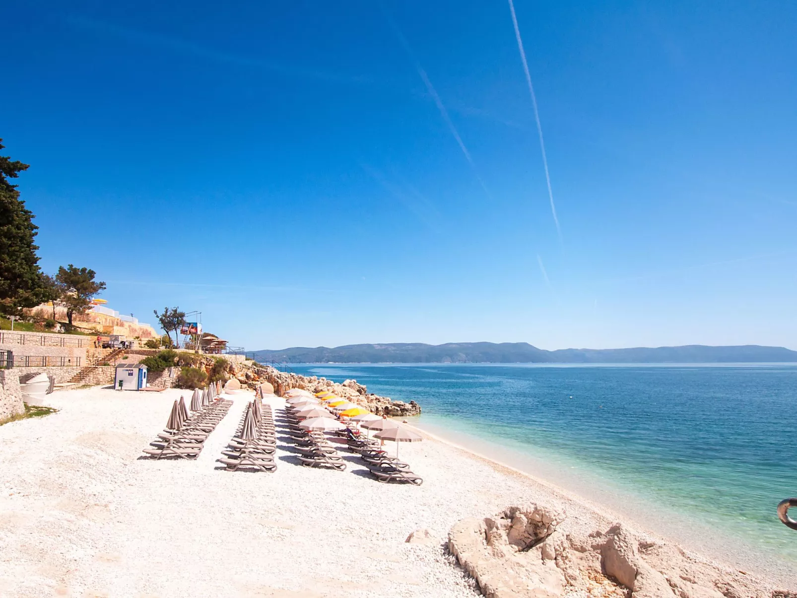 Drei-Zimmer-Wohnung in der Nähe des Meeres-Buiten