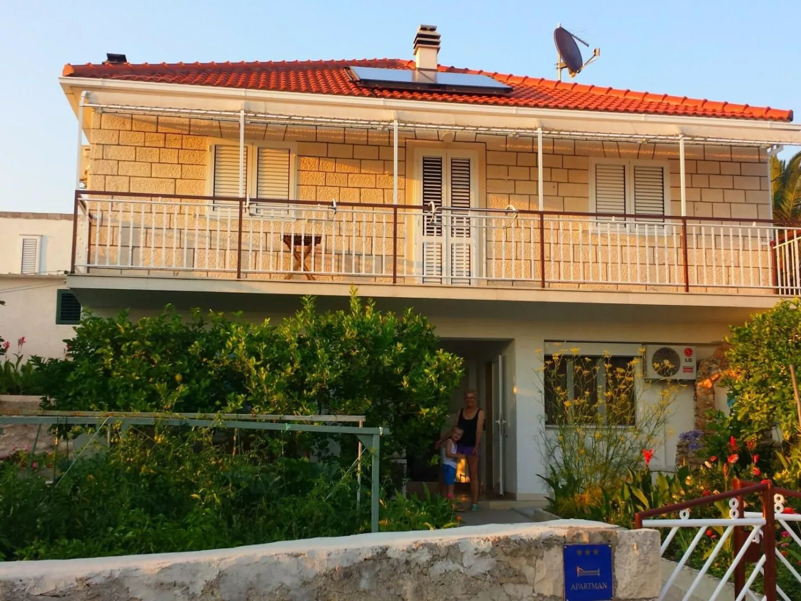 Unabhaengige Ferienwohnung in Sumartin mit Grill-Buiten