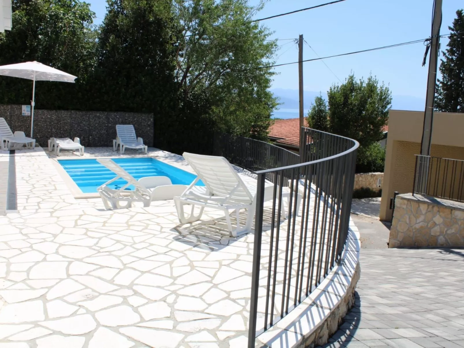 Appartement mit Terrasse, Meerblick, Jacuzzi, Außenpool-Image-tags.info