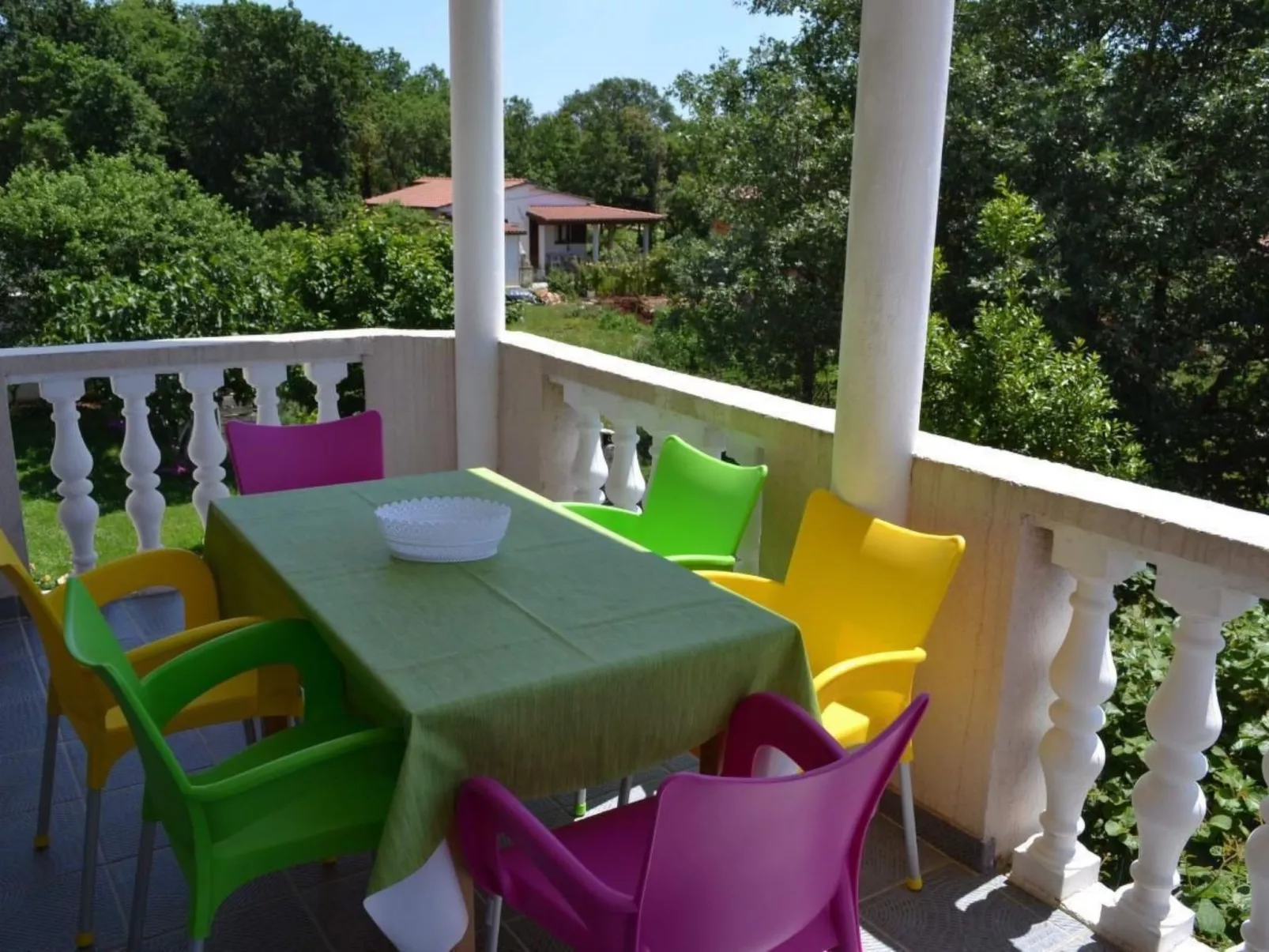 In Pula mit Grill, Terrasse und Garten-Buiten