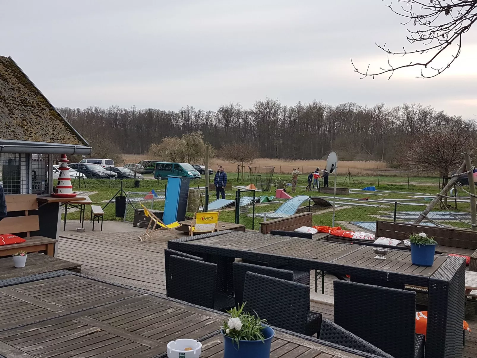 Gemütliches Schwedenhäuschen mit Terrasse-Buiten