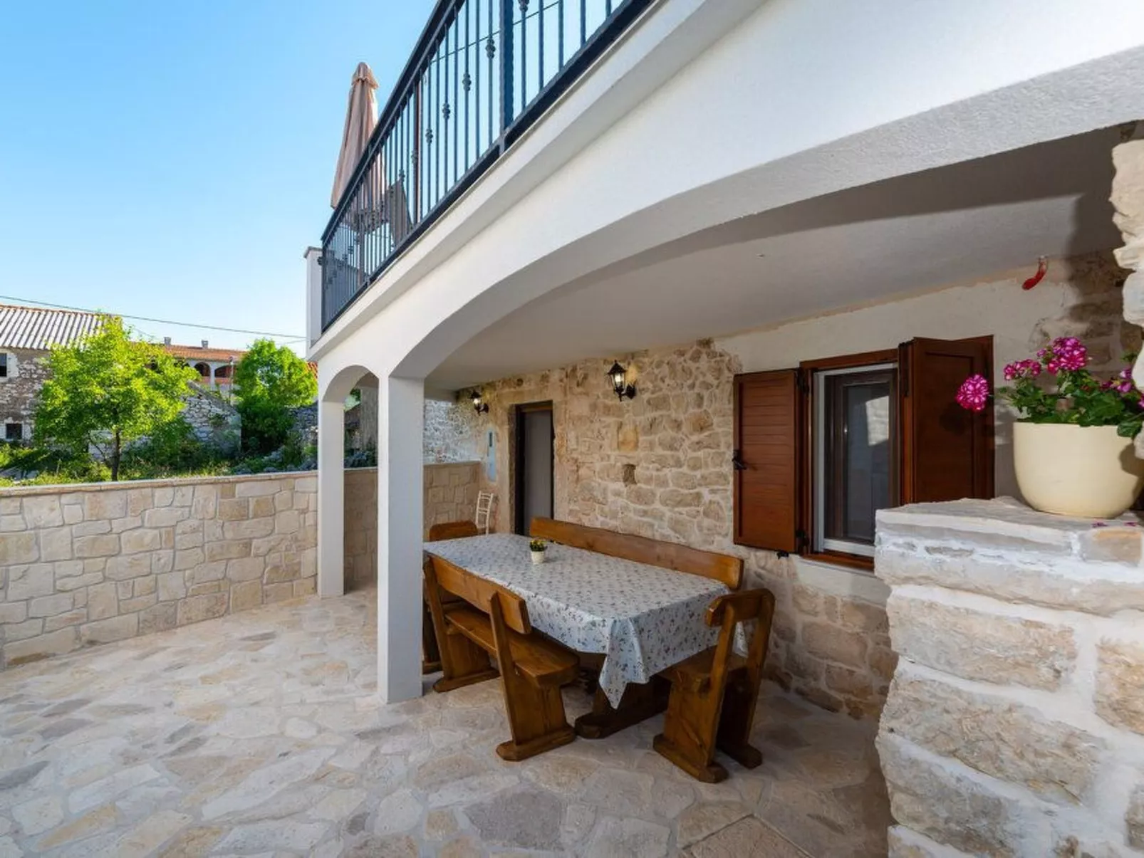 Mit Jacuzzi-TA Leut Agency-Buiten