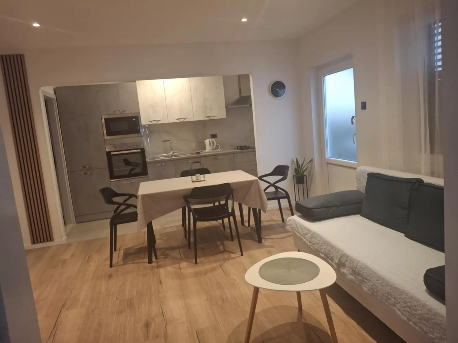 Mit Blick auf das Wasser-Binnen