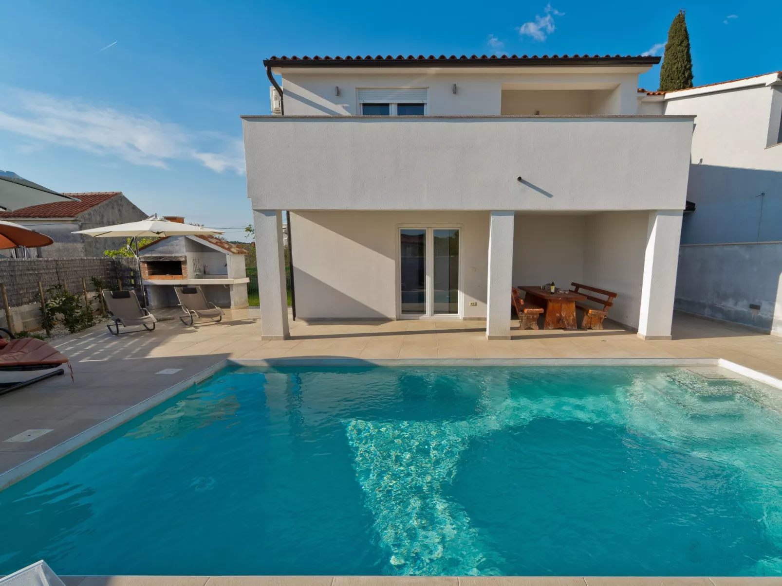 Luka mit Pool, gelegen in Pula-Image-tags.info