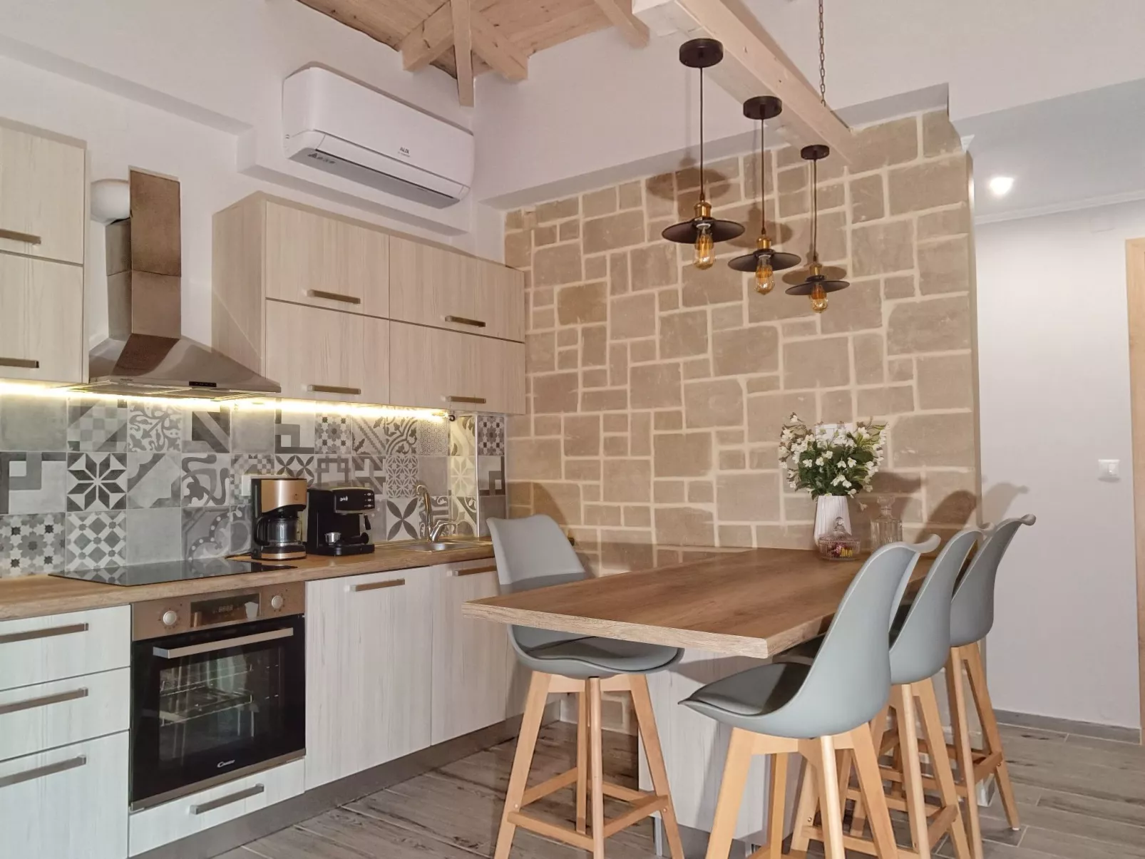 MAKRAKIS ALEXANDROS-Binnen