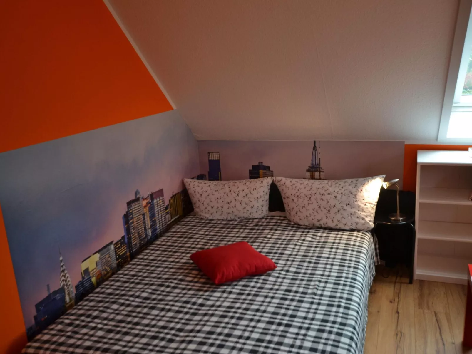 Großzügige Ferienwohnung mit Terrasse-Binnen