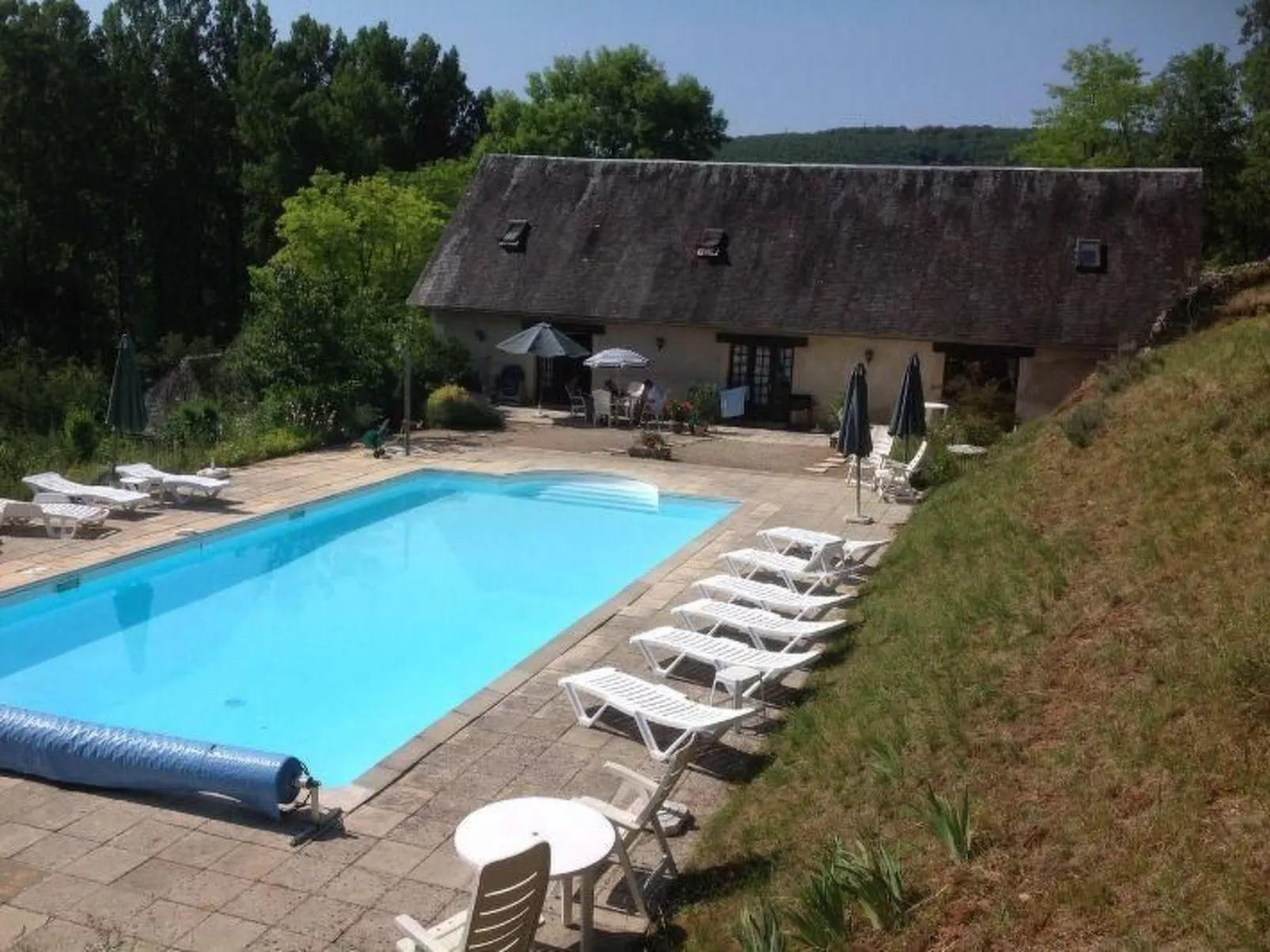 In Souillac mit Gemeinschaftspool-Buiten