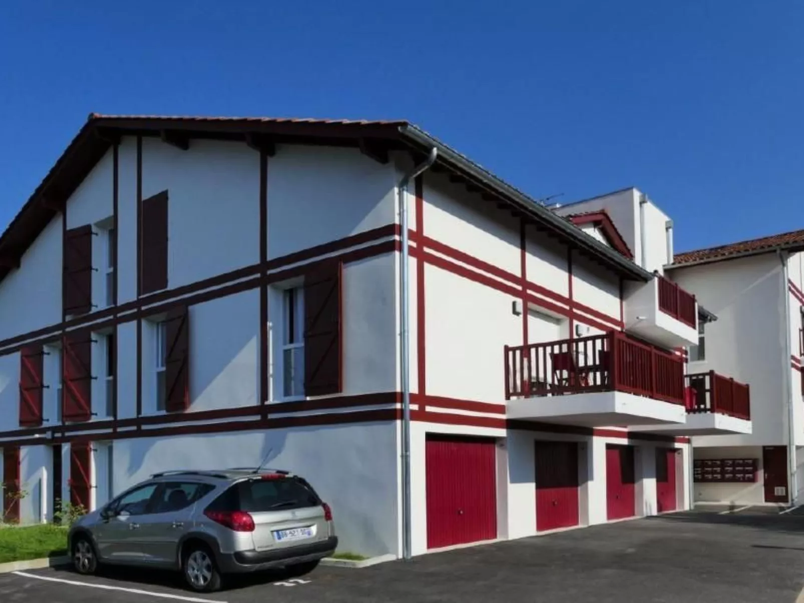 ARROKA-Image-tags.info