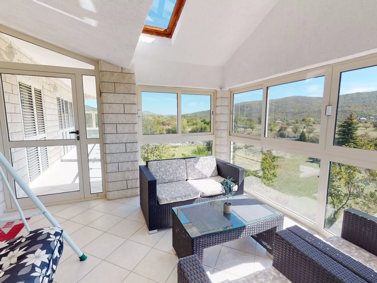 Anwesen "Villa Almas, Sauna, Fitnessraum, Multisport-Binnen