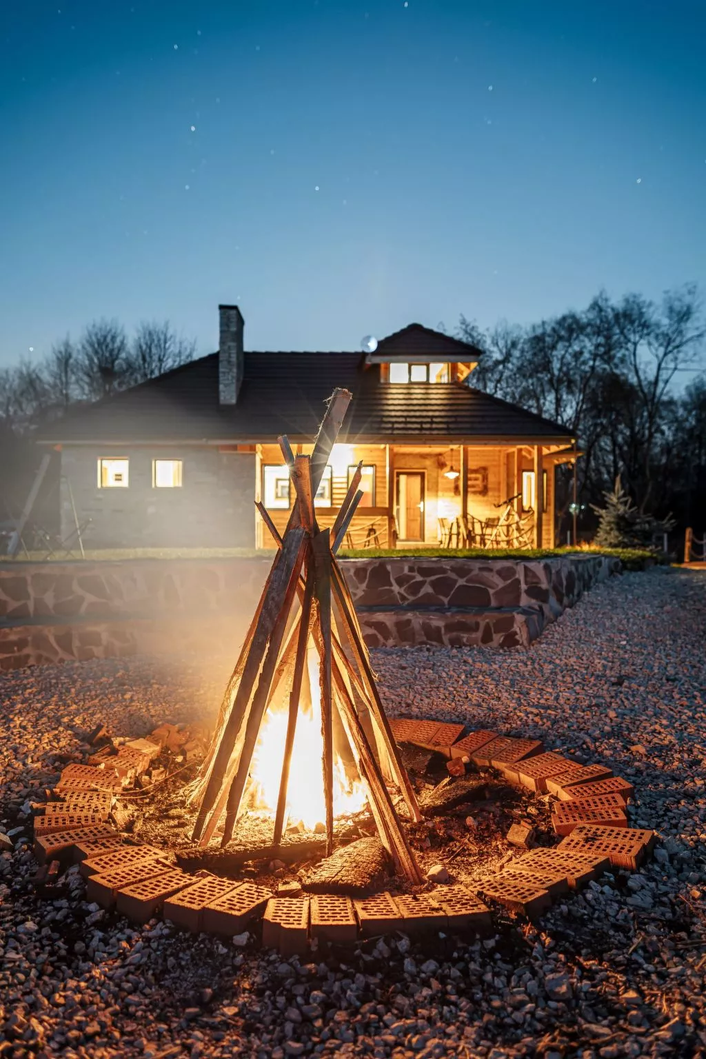 Kleines Haus mit Werkstatt-Image-tags.info