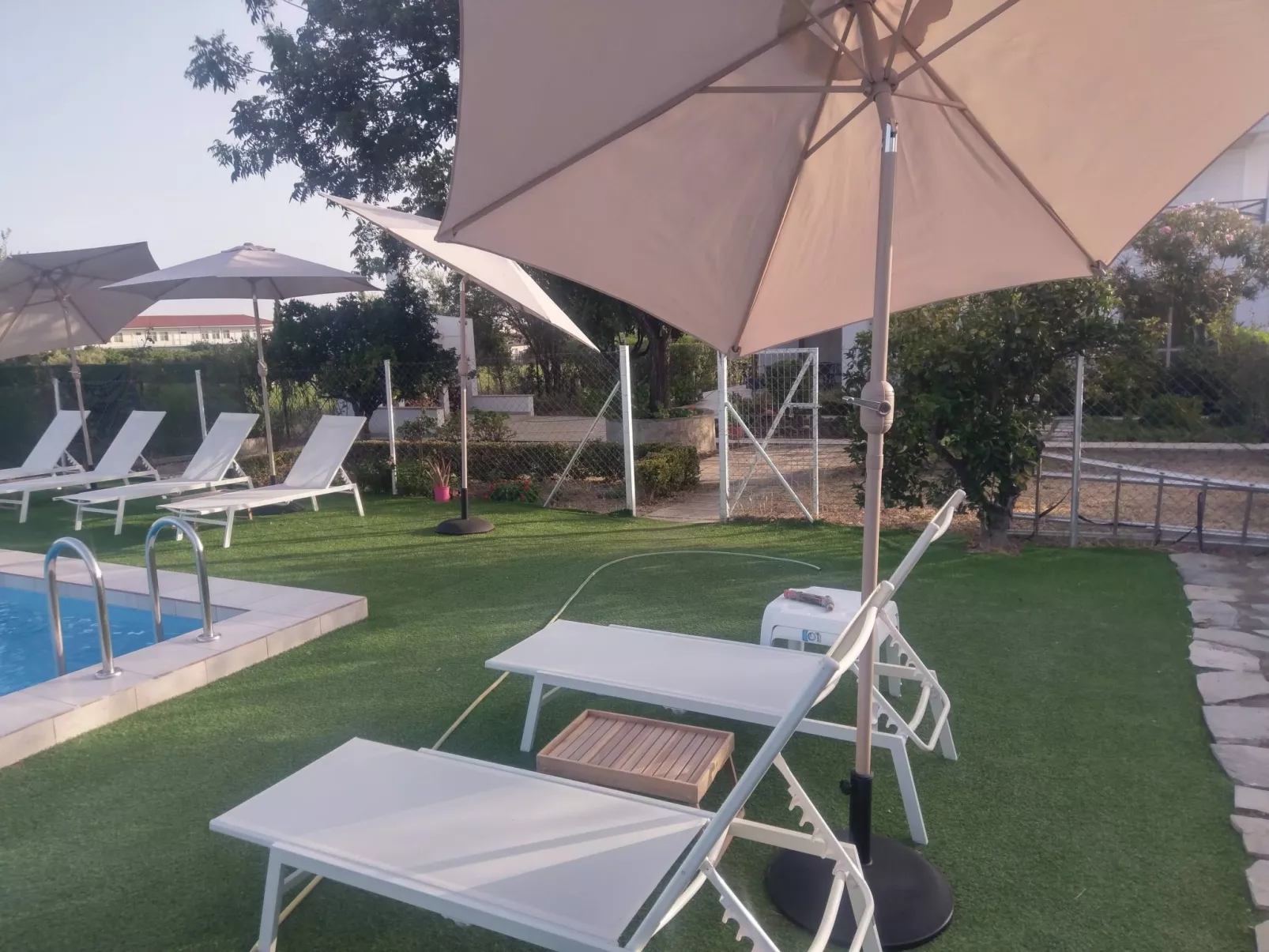 Neben Orangenbaum-Obstgarten-Buiten