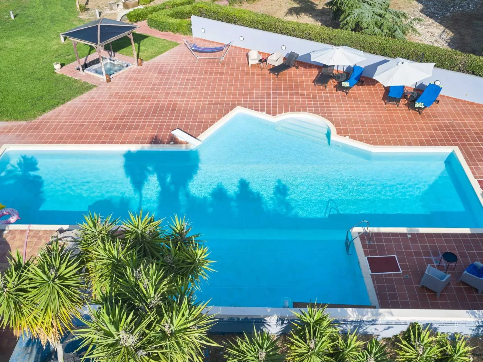 Villa Dennis Euthoria Rückzugsort-Buiten