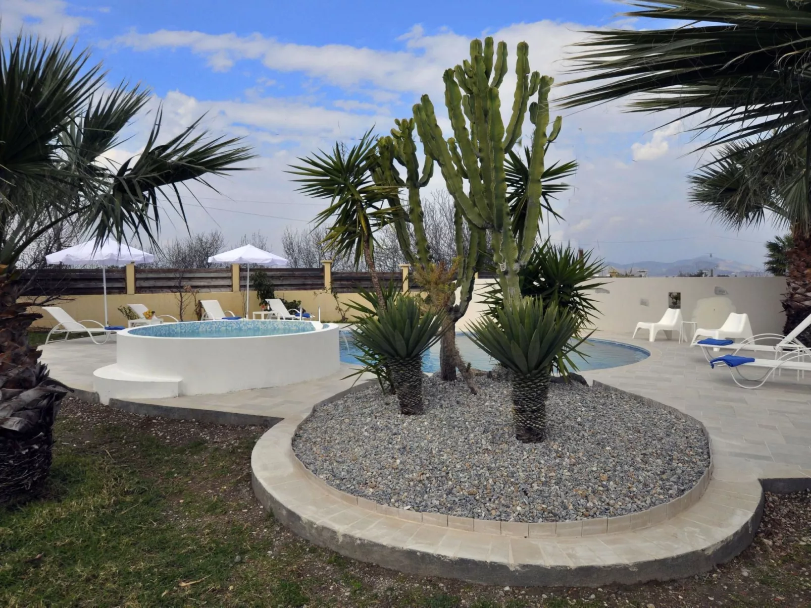 Ferienvilla "Xenos 2" mit Blick auf das Wasser-Buiten