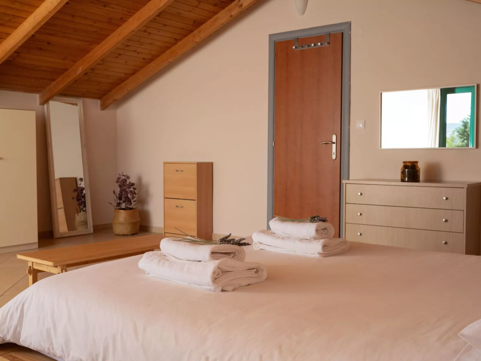 Wunderschönes Haus in Nea Tirintha mit privatem Parkplatz-Binnen