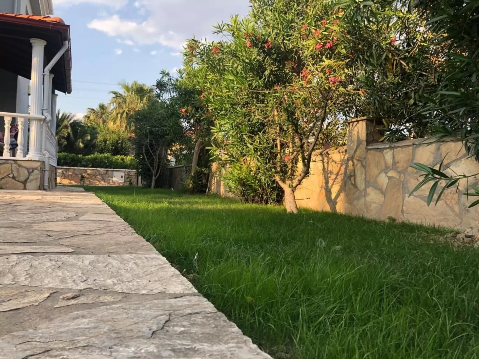 Mit Garten, Grill und Terrasse-Buiten