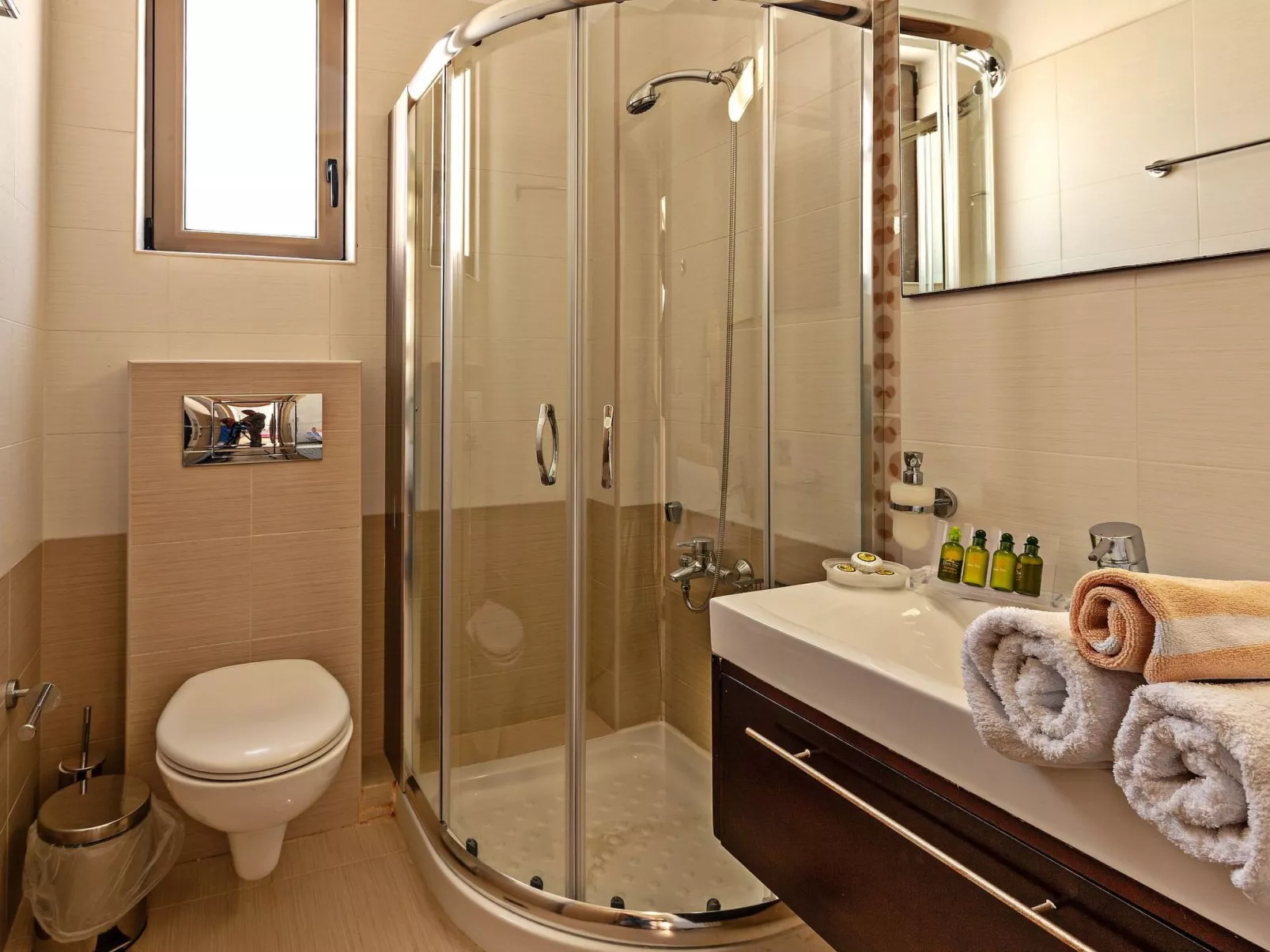 Haus in Arkadi mit Parkplatz vor Ort-Binnen