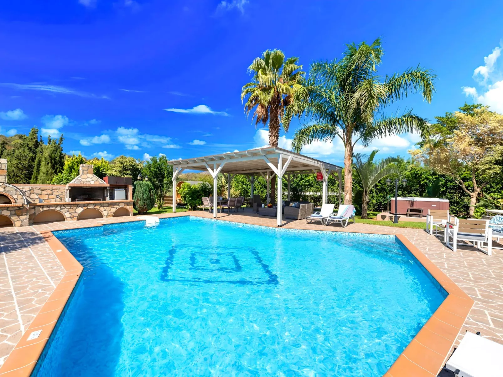 Mirsini Villa Privater Pool Jacuzzi-Buiten