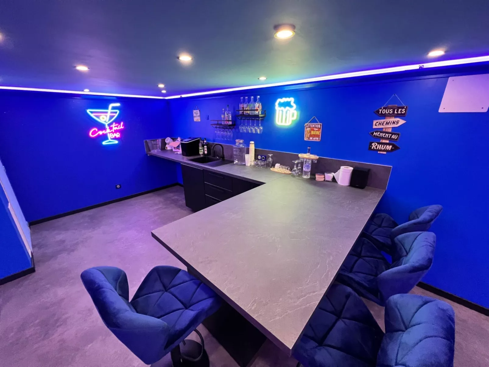 Mit eigenem Pool-Binnen